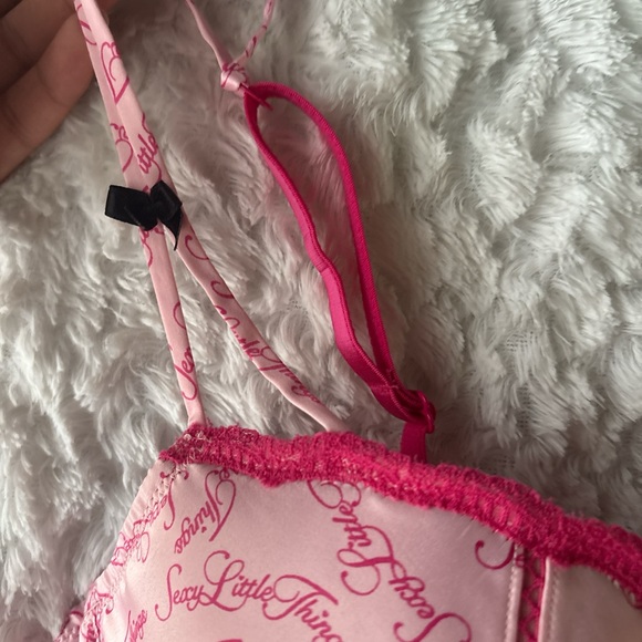 Victoria's Secret Pink Script Bra - Picture 2 of 4